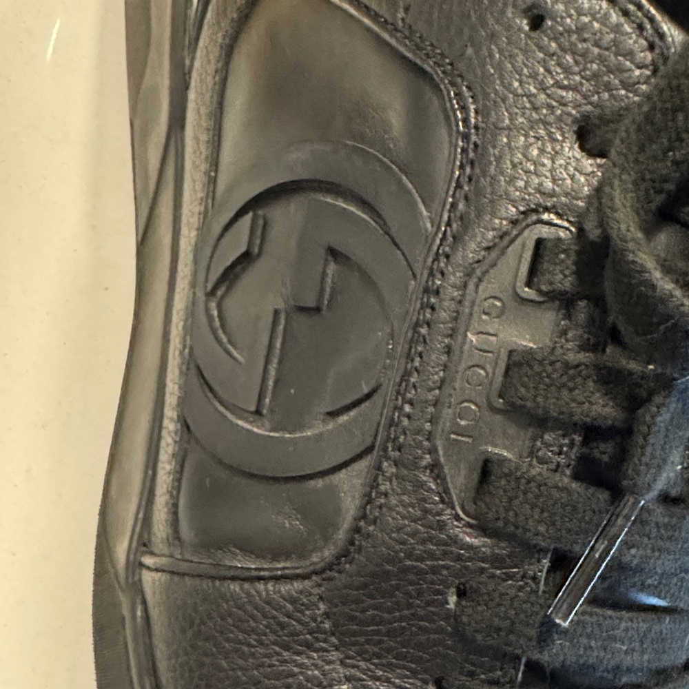 Gucci Men's Elegant Black Sneakers - Picture 10 of 12